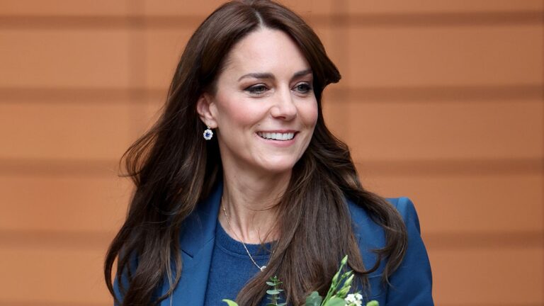kate middleton is reportedly holding a crucial meeting.